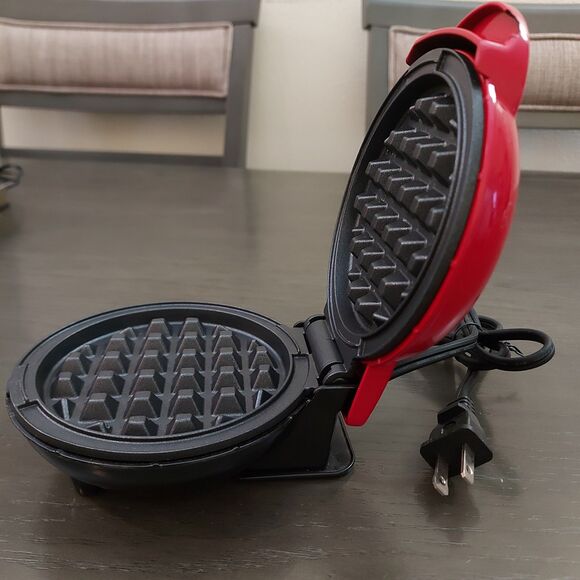 DASH Mini Maker for Individual Waffles Hash Browns Non-Stick 4 in Red - Picture 5 of 9